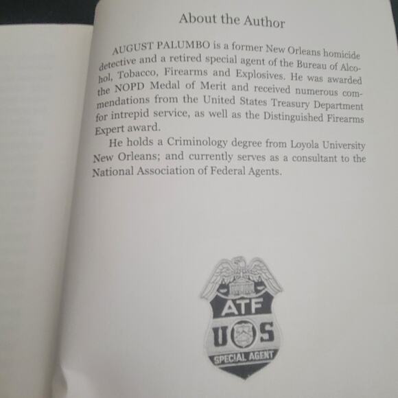 Assassin Hunter by August Palumbo Paperback Signed - Picture 5 of 8